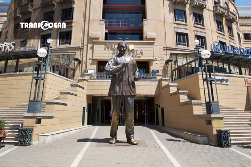 QUẢNG TRƯỜNG MANDELA