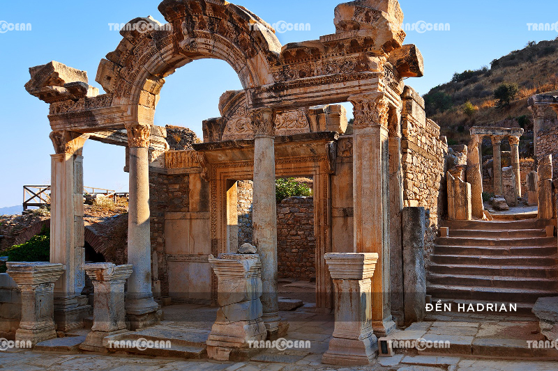 TUR 212 [Hadrian]-01.jpg
