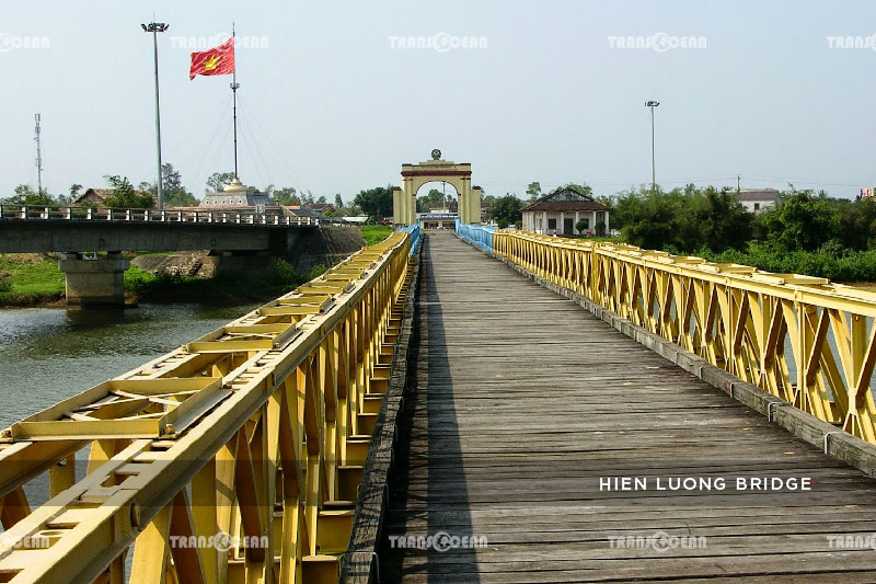 INB-719-[Hien-Luong-Bridge]-01.jpg