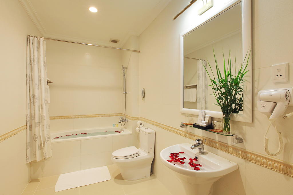 19057072.jpg