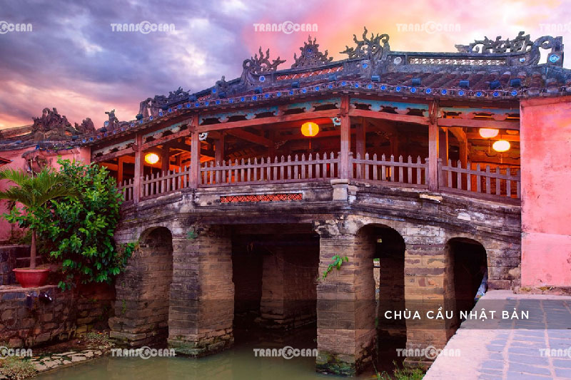 chua cau.jpg