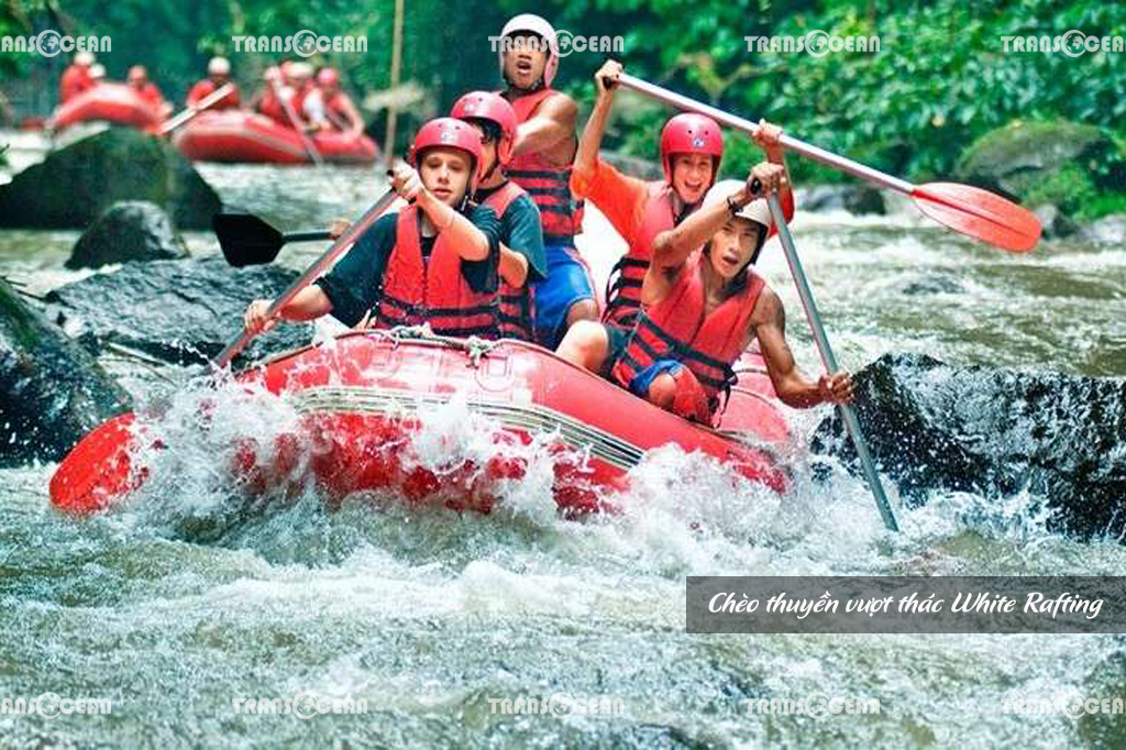 Chèo thuyền vượt thác White Rafting 1.jpg